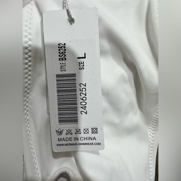 White Bikini - Picture 6 of 6